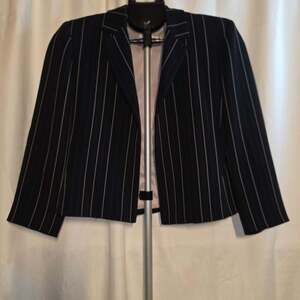 Garfield & Marks Women's Pinstripe Blazer Black and Pink size 2